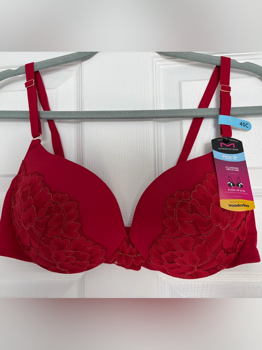 NWT Maidenform Red Lace-Embellished Push-Up Bra Size 40C